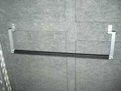 Single Hanging Aluminum Blanket Bar for Trailers- 36" - Image 2