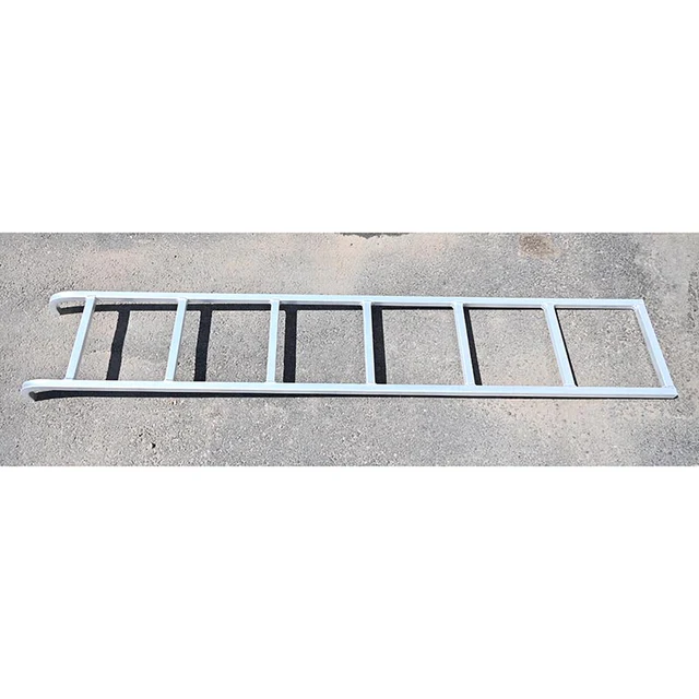 Platinum Hay Pod with Ladder - Image 5