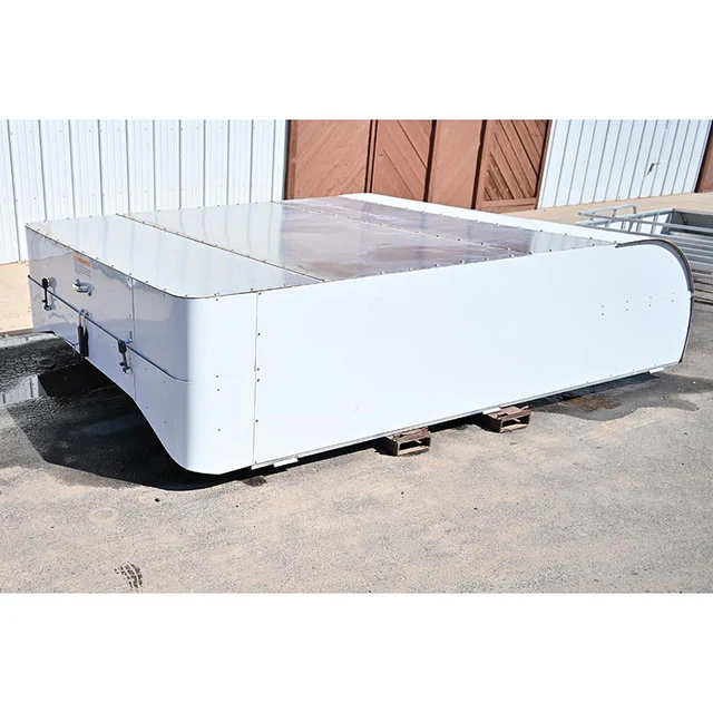 Platinum Hay Pod with Ladder - Image 7