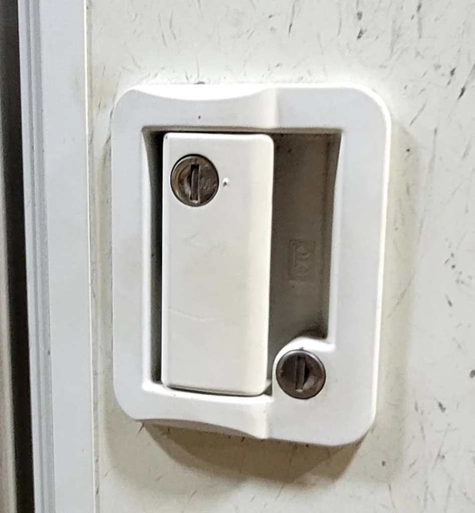 Used RV Square Entry Door 26 1/8" x 69 5/8" - Image 5
