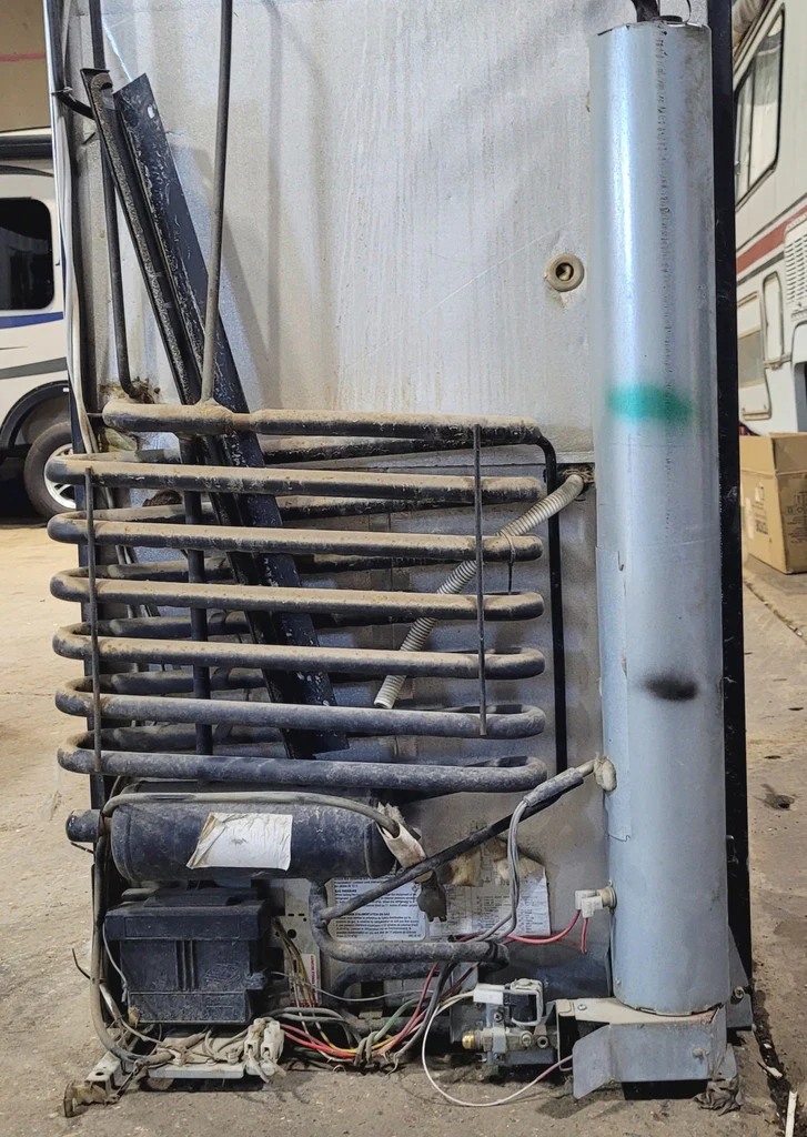 Used Complete Dometic RM2652 Fridge 2-WAY - Image 2