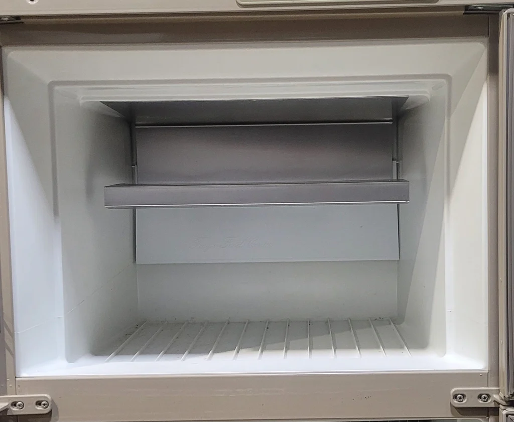 Used Complete Dometic RM2820 Fridge 2-Way - Image 6
