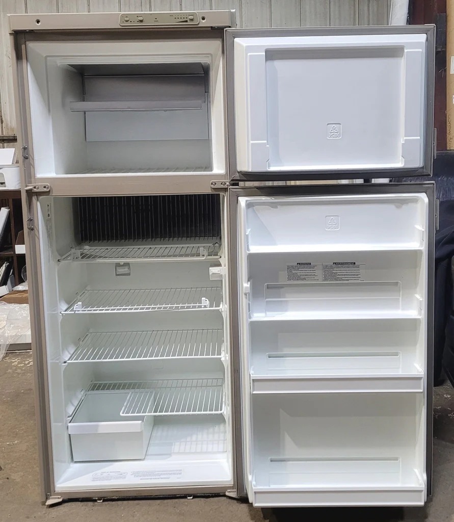 Used Complete Dometic RM2820 Fridge 2-Way - Image 8