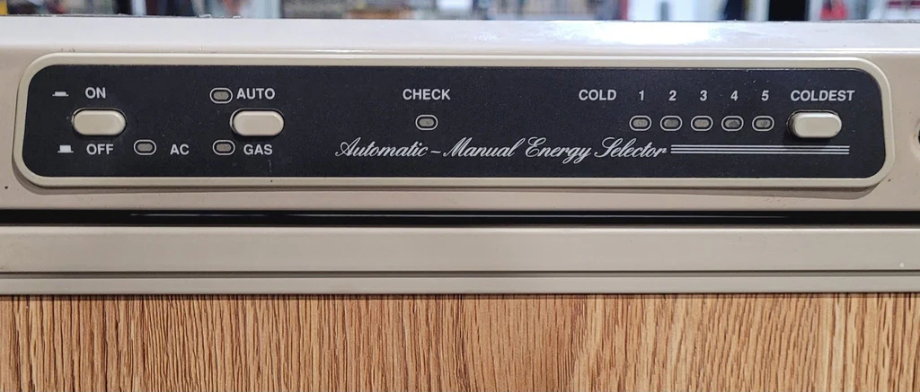 Used Complete Dometic RM2820 Fridge 2-Way - Image 10