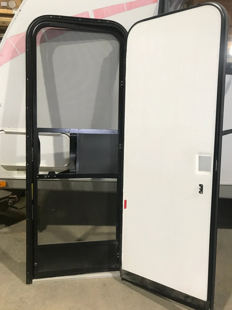 Used RV Radius Entry Door 72" x 25 1/2" - Image 5