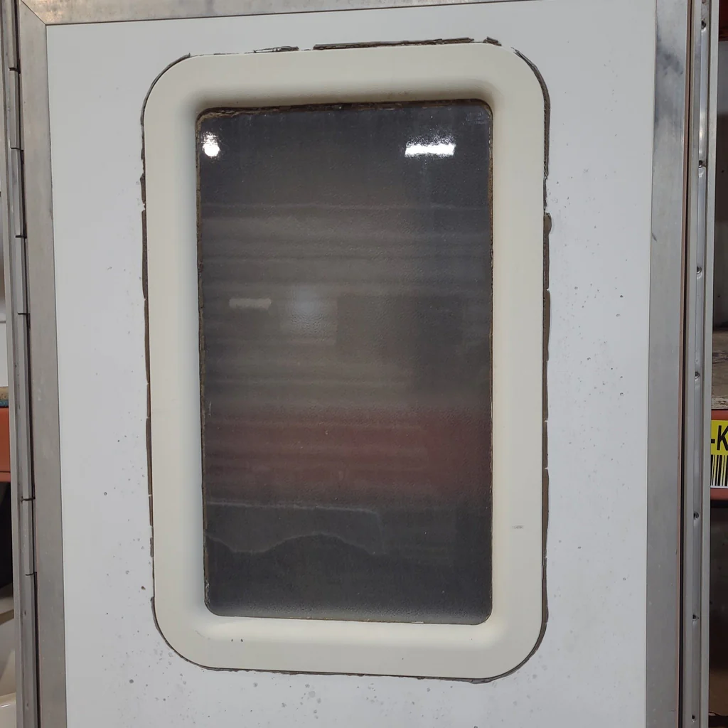 Used RV Square Entry Door 25 1/2" X 67 1/2" - Image 7