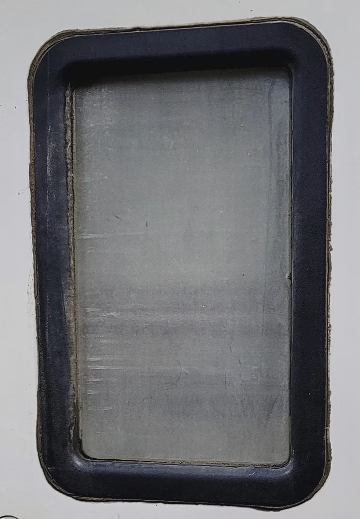 Used RV Square Entry Door 25 7/8" x 67 7/8" - Image 6