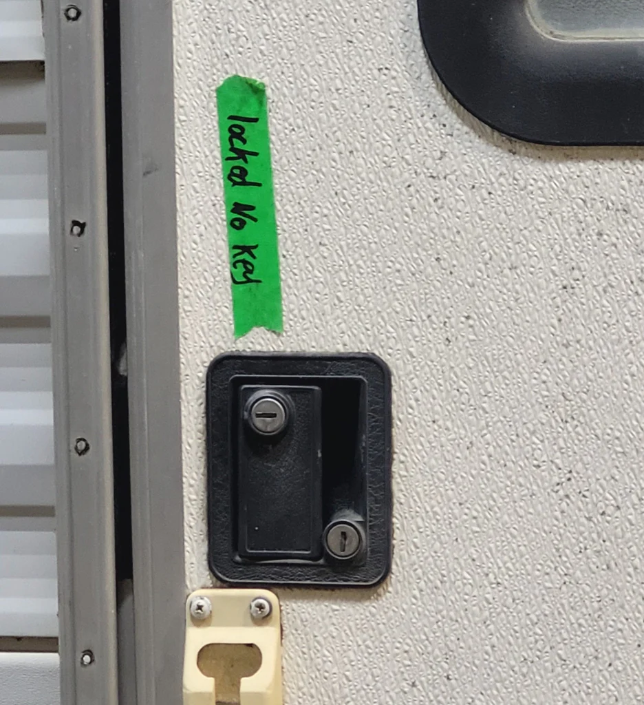 Used RV Square Entry Door 26 1/8" x 69 5/8" - Image 5