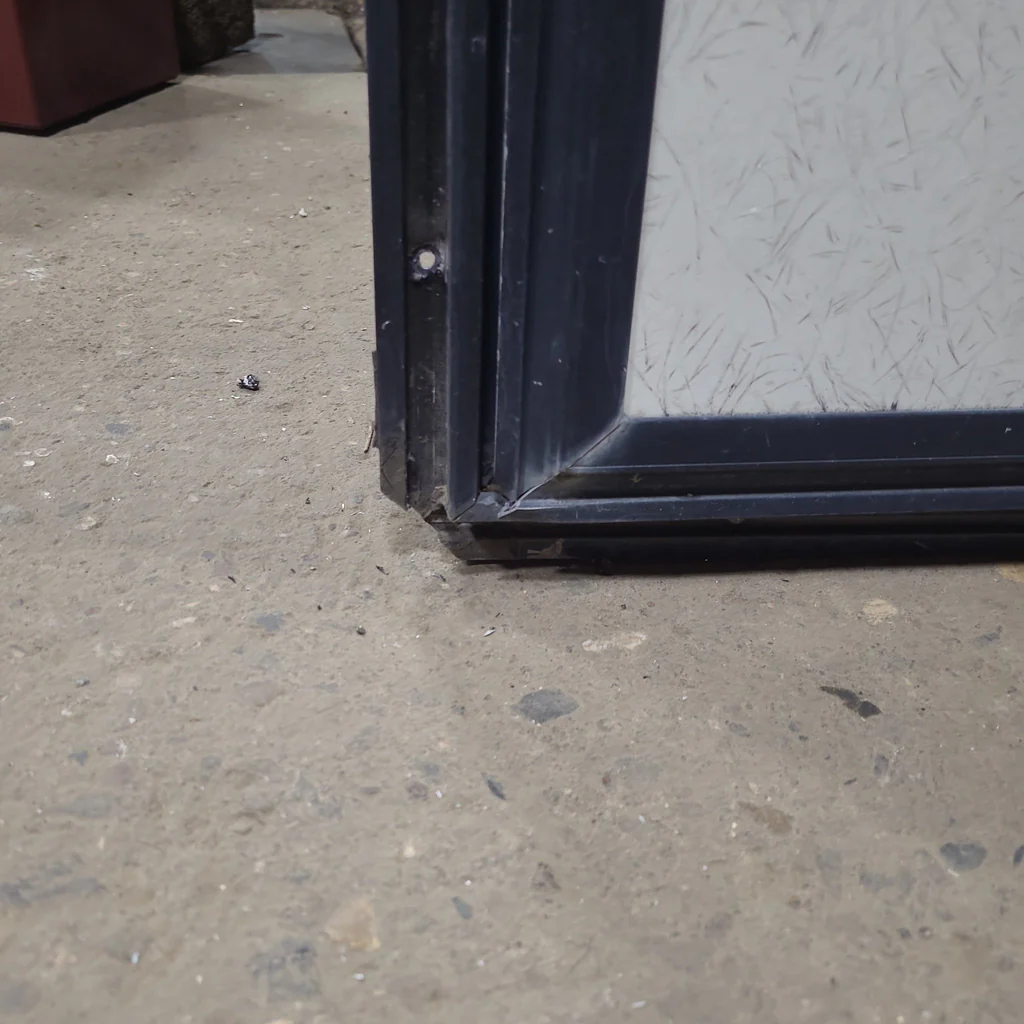 Used RV Square Entry Door 30 1/4" x 70 1/4" - Image 3