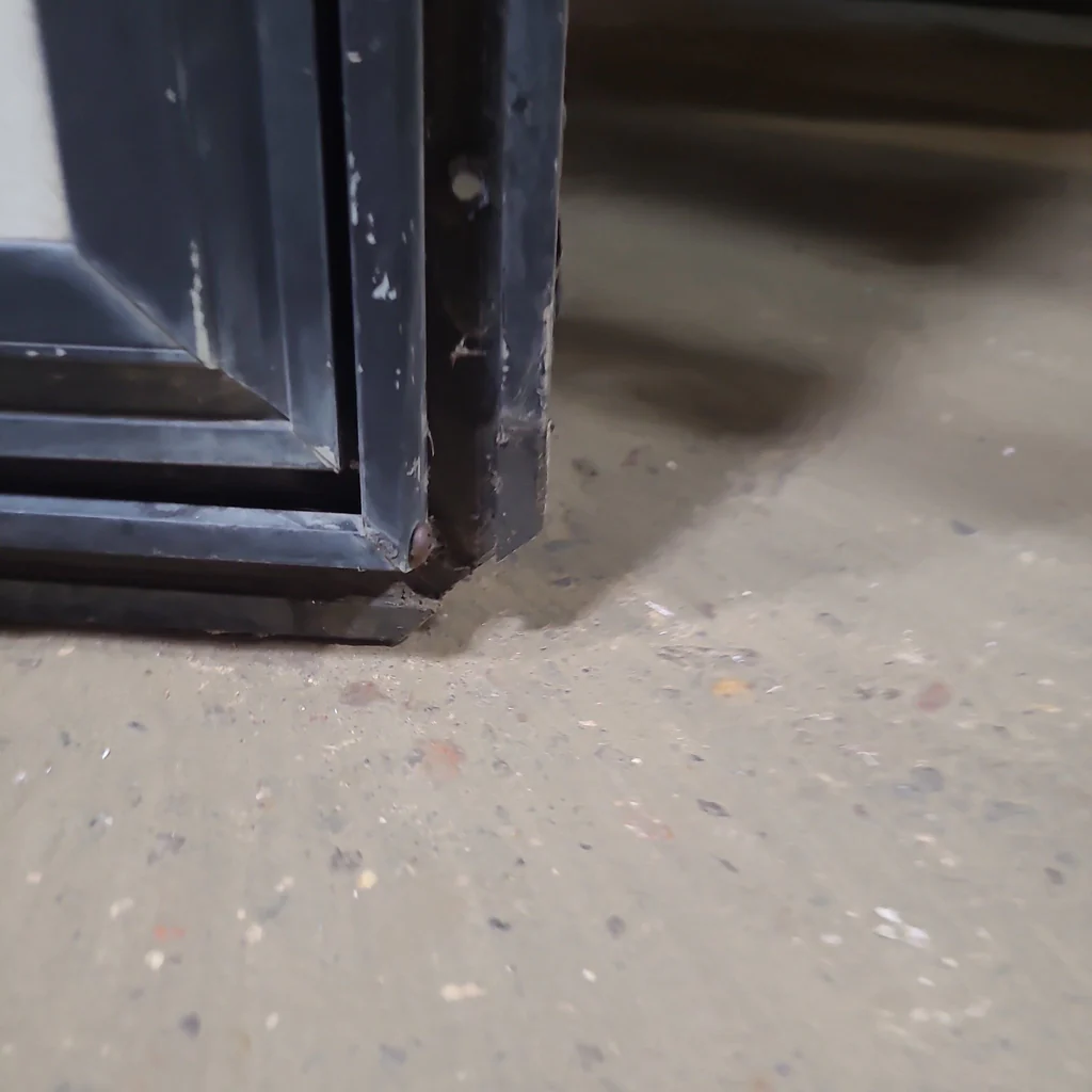 Used RV Square Entry Door 30 1/4" x 70 1/4" - Image 2