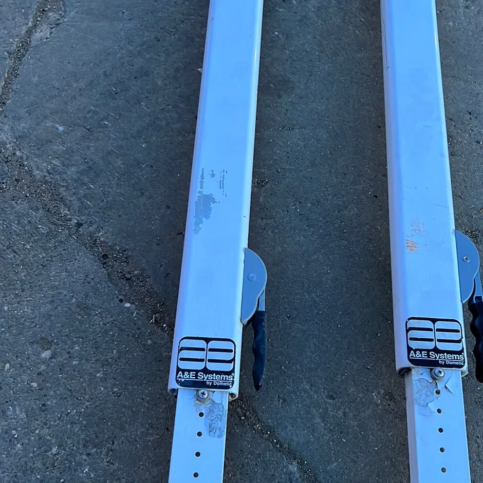 Used Complete Manual Awning A&E Dometic 18’ New canvas - Image 5
