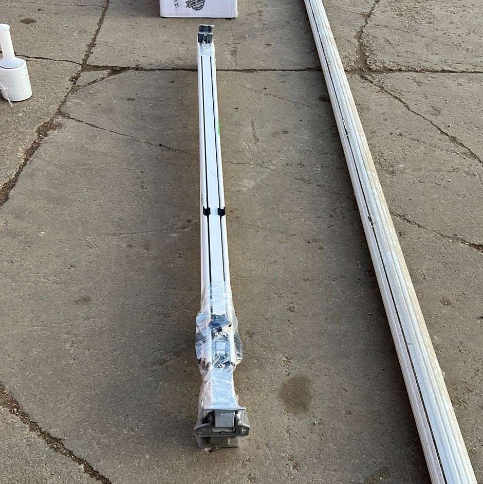 Used Complete Manual Awning A&E Dometic 18’ New canvas - Image 5