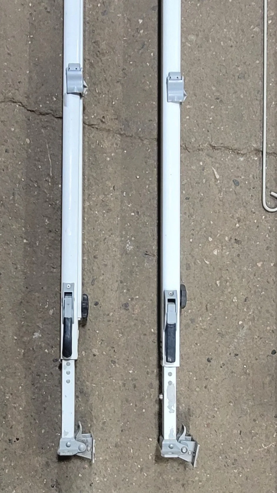 Used Complete Manual Awning A&E Dometic 18' New Canvas - Image 2