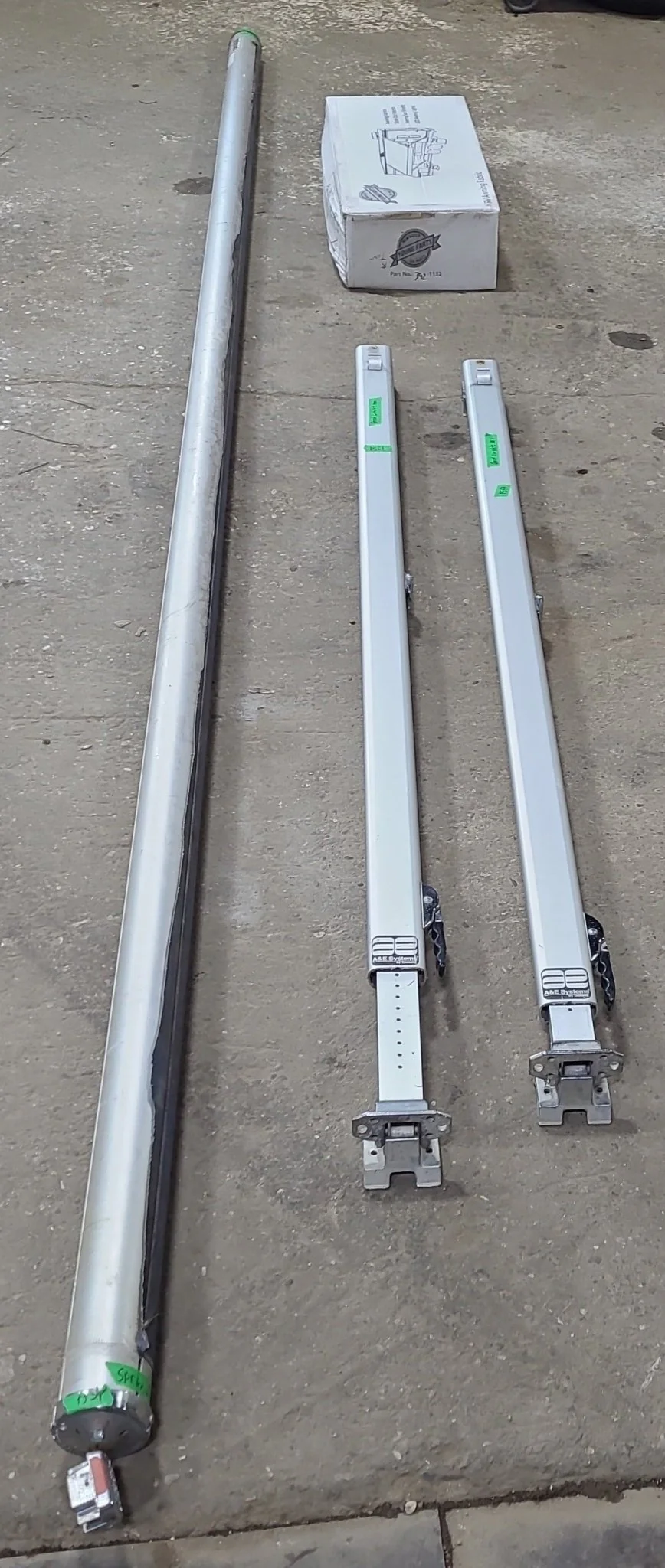 Used Complete Manual Awning Dometic / A&E 15' New Canvas - Image 3