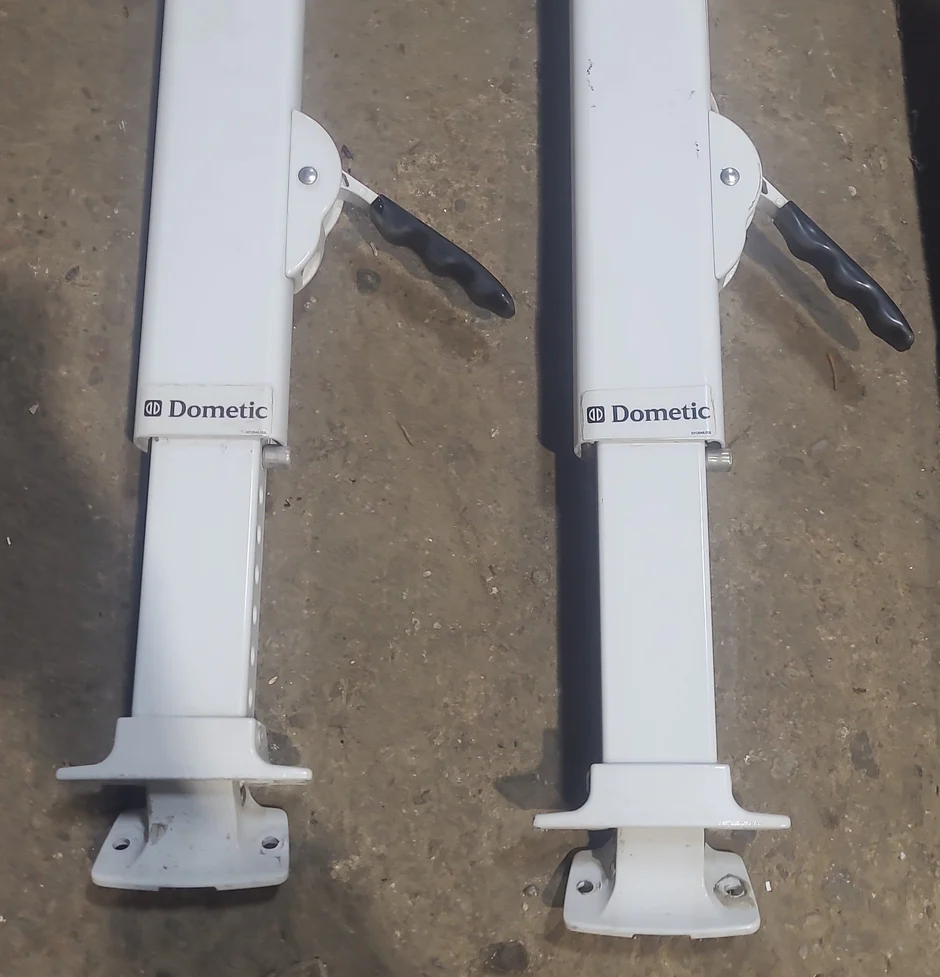 Used Complete Manual Awning Dometic / A&E 16' New Canvas - Image 4