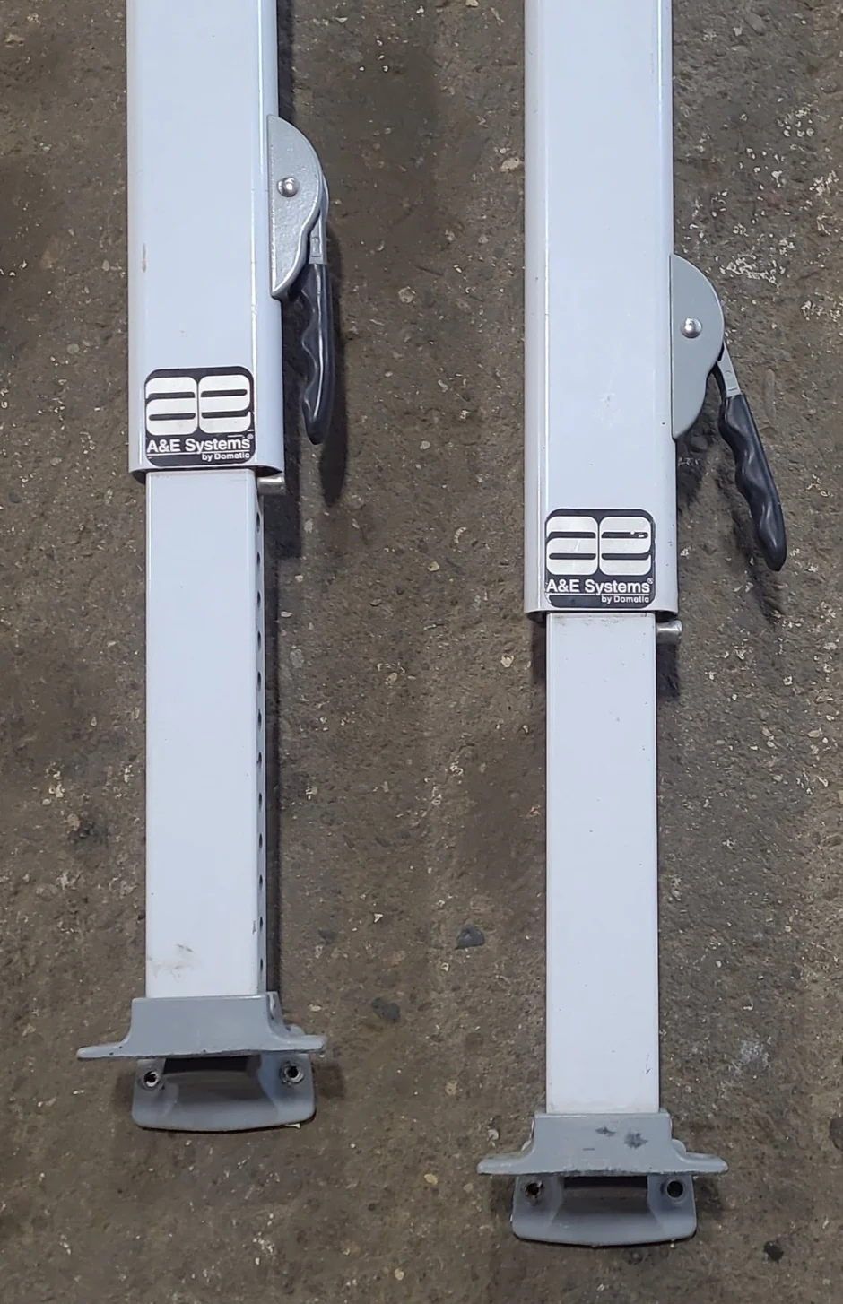 Used Complete Manual Awning Dometic / A&E 18' New Canvas - Image 6