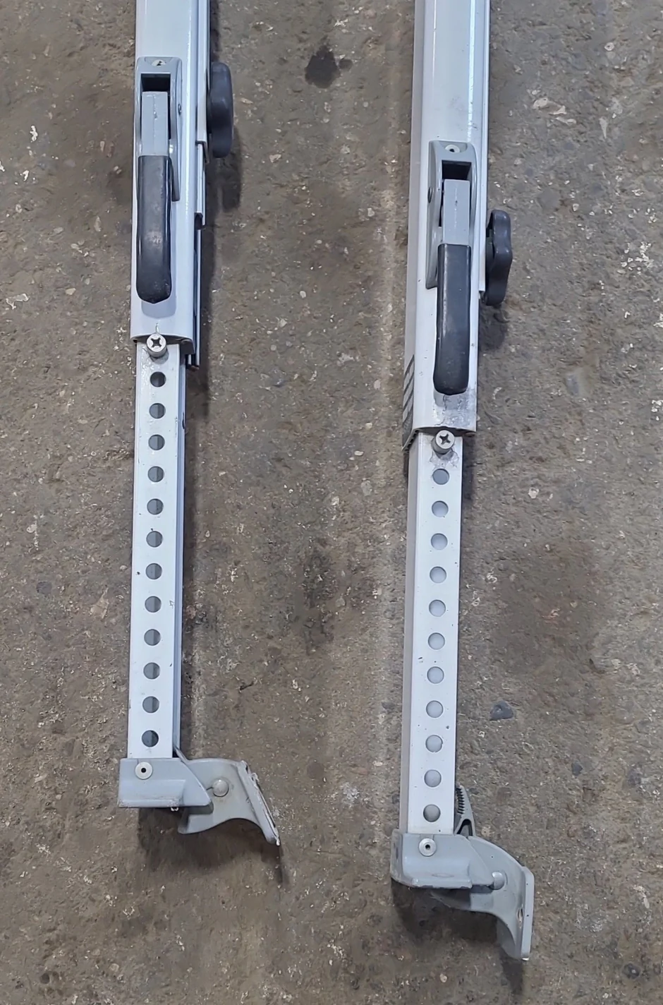 Used Complete Manual Awning Dometic / A&E 18' New Canvas - Image 4